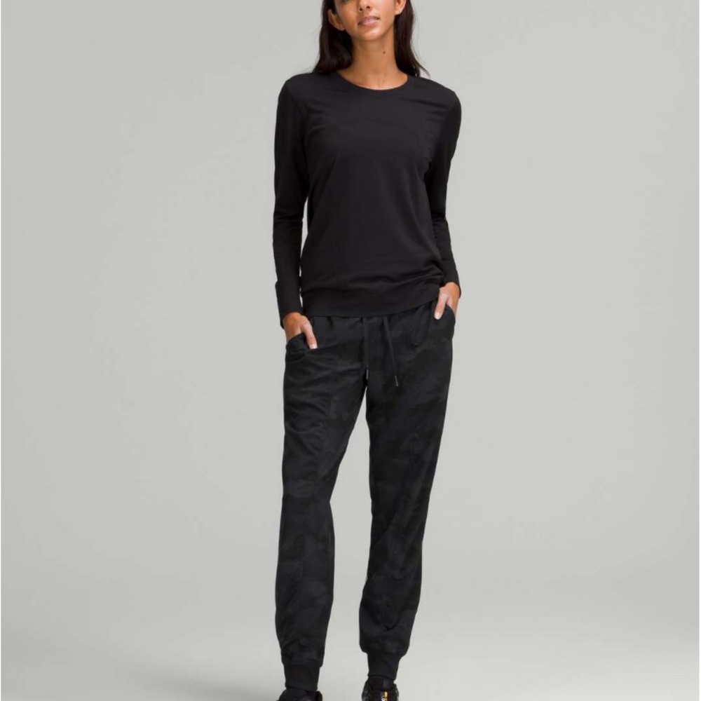Like New Lululemon Dance Studio Mid-Rise Jogger
Camo Deep Coal Multi / Black